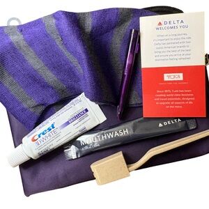 Tumi for Delta Airlines purple nylon toiletry/amenity zip pouch new